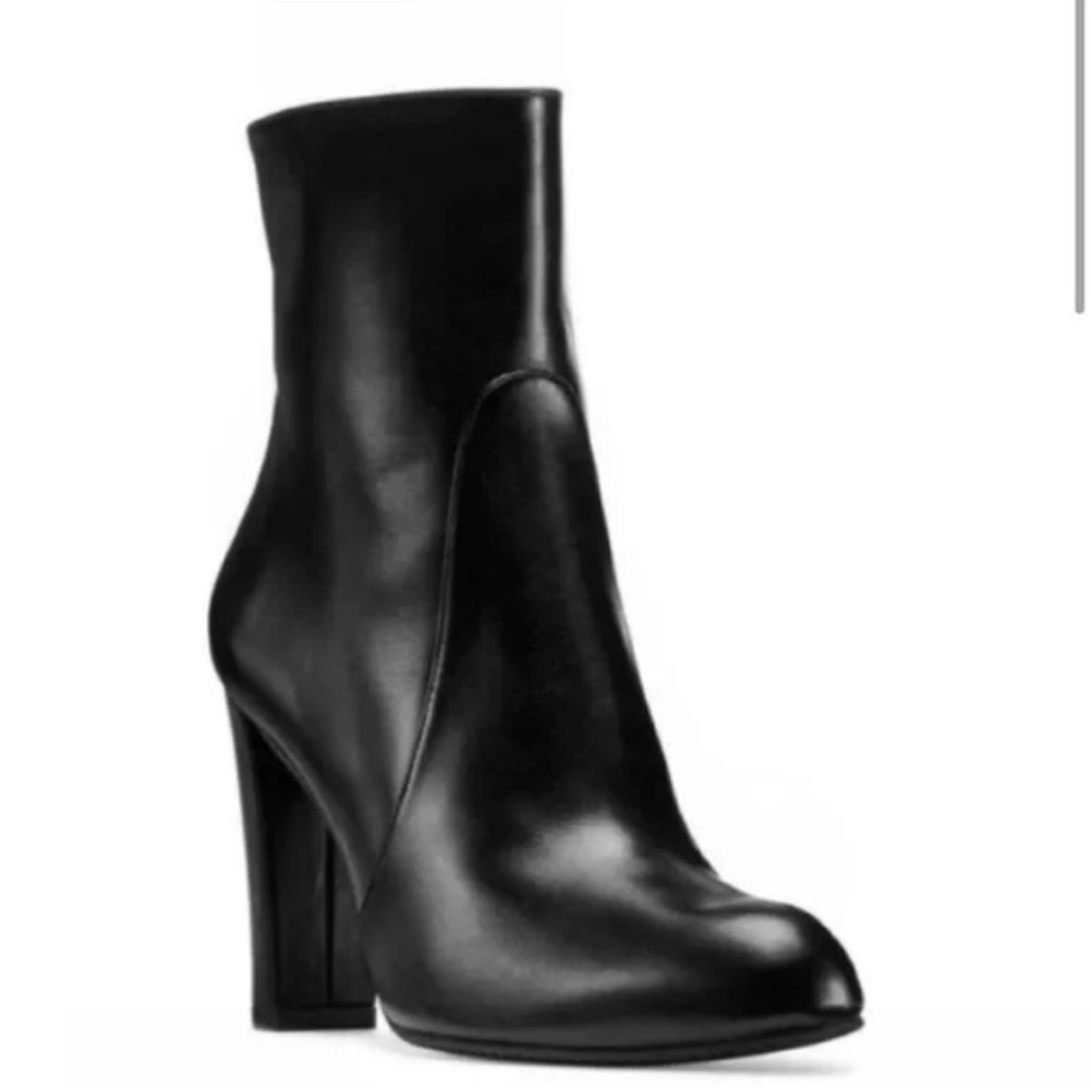 Stuart Weizman black boot. NWT
